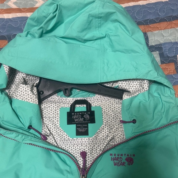 Mountain Hardwear Teal/ Aqua Hooded Rain Jacket with Purple Accents - Picture 2 of 5